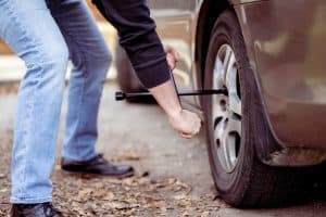 Read more about the article Top Tips for Changing a Flat Tire Safely and Quickly