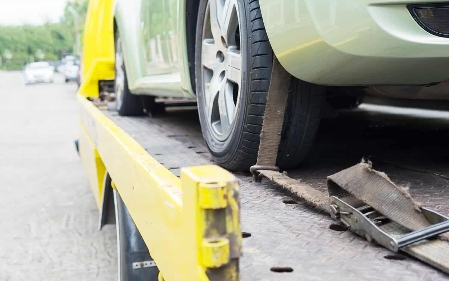 Read more about the article How 24-Hour Towing Services Can Save Your Day